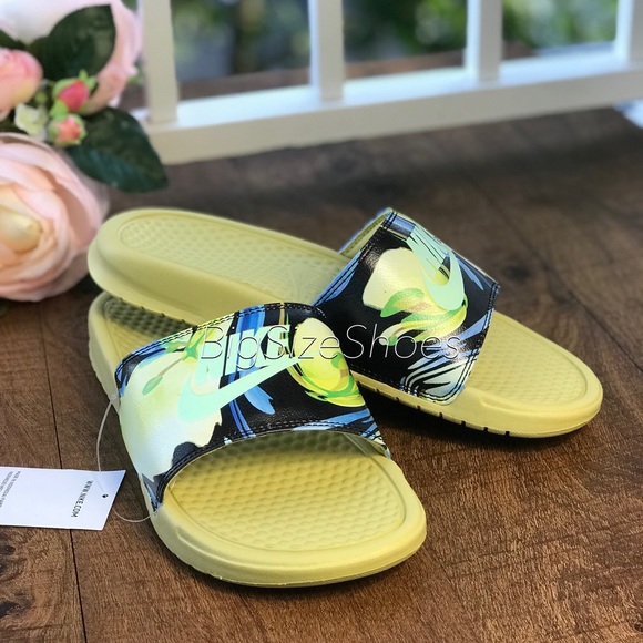 NWT Nike Benassi JDI Print Yellow Flowers WMNS - Picture 4 of 8